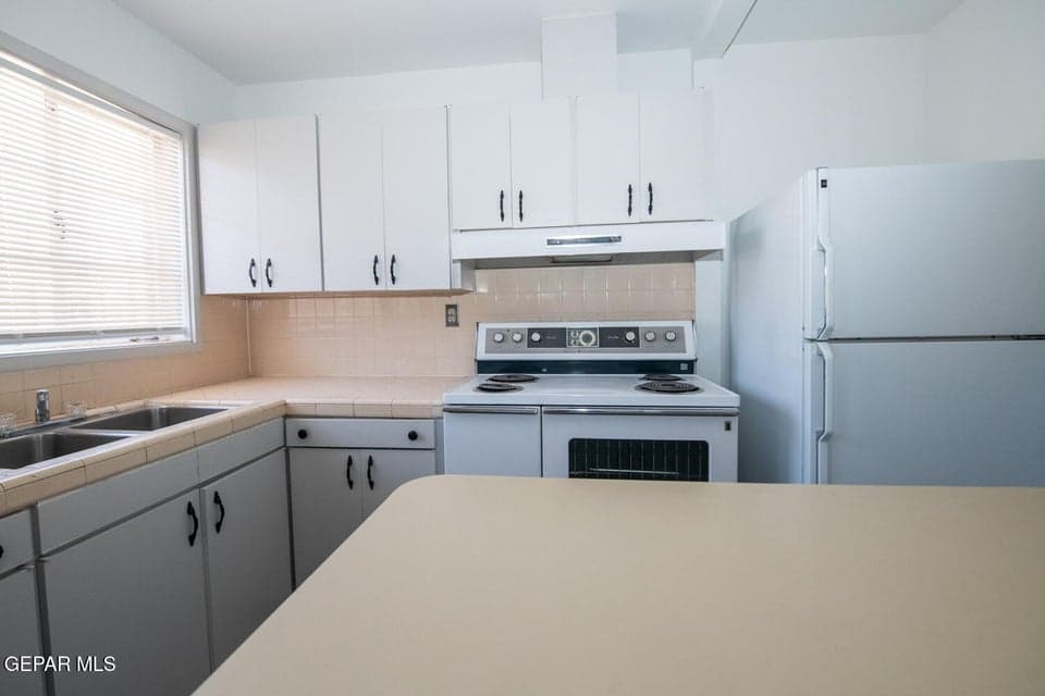 4013 Hueco Ave-30