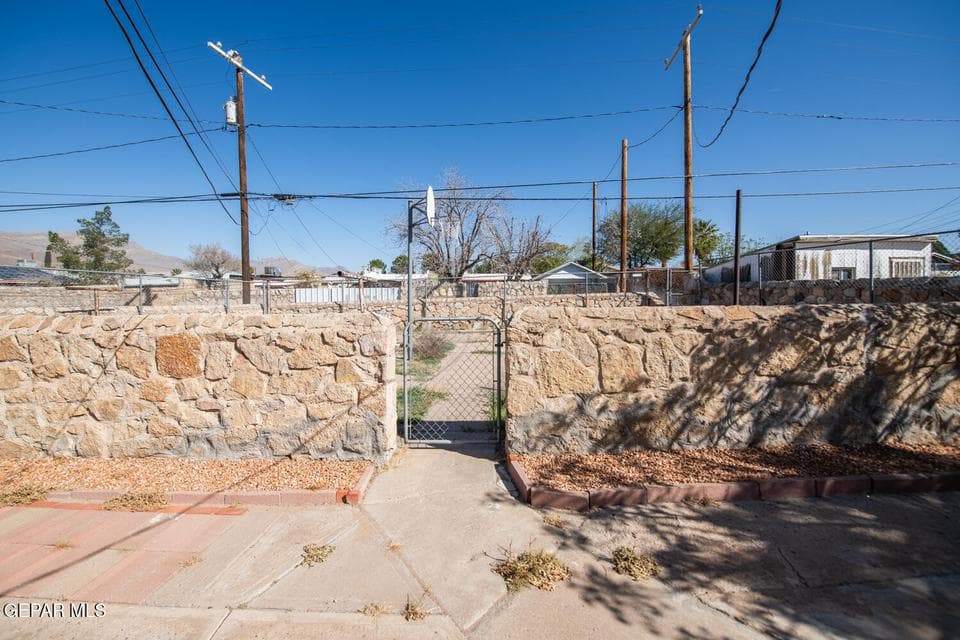 4013 Hueco Ave-51 (1)