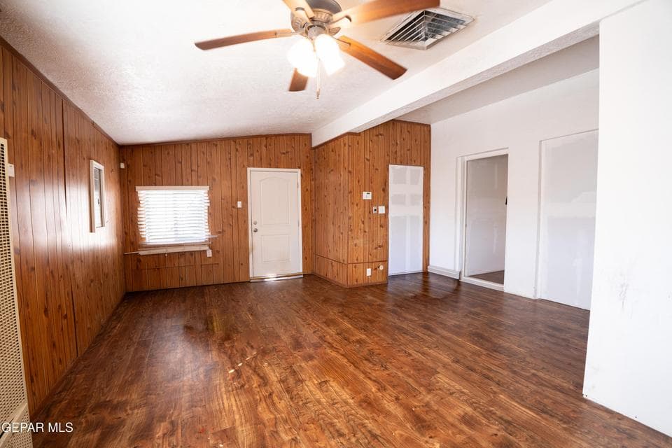 Interior (Removed) (7)