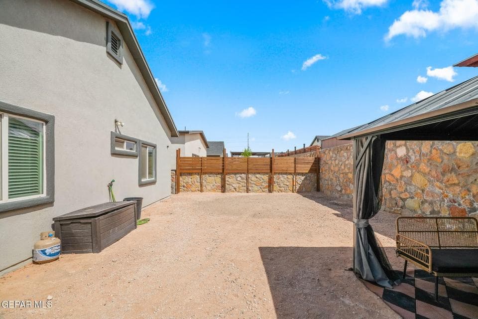 5116 Jennifer Claire-35