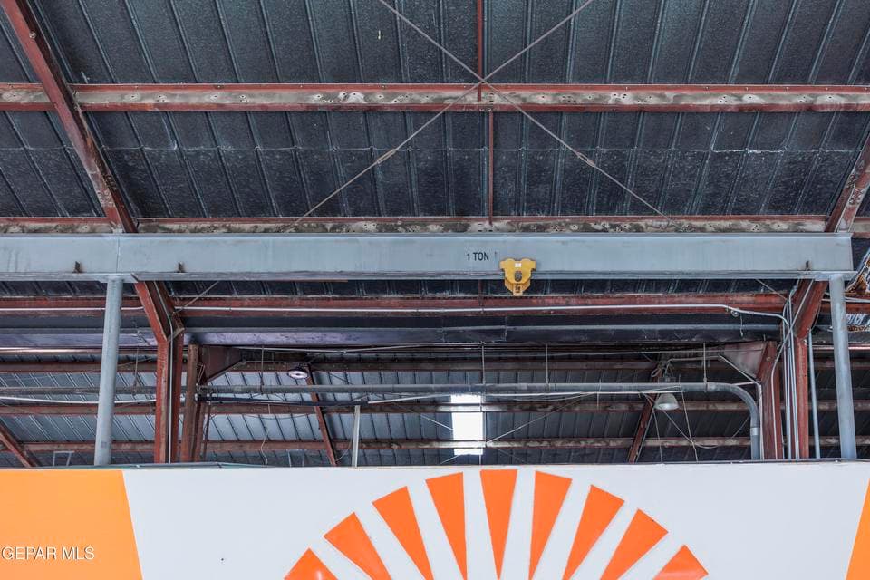 Bldg 1 One ton hoist capable