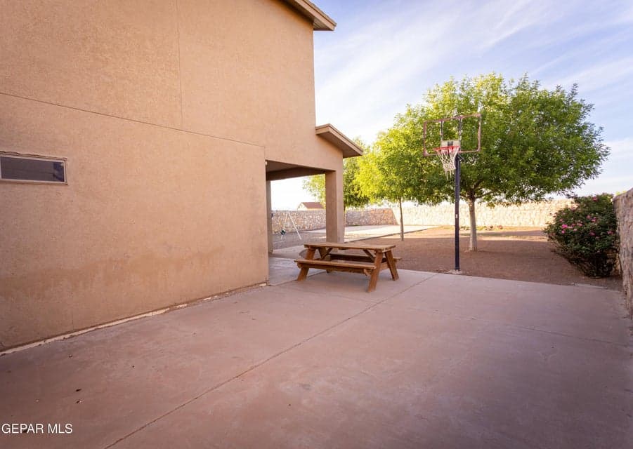 backyard patio basketball hoop (2)