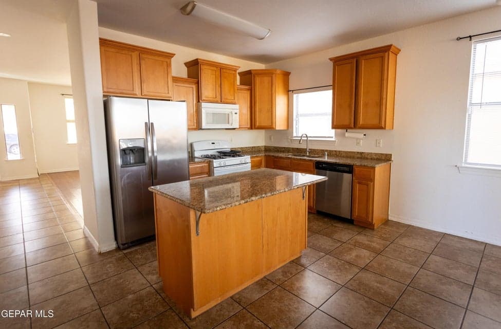 kitchen island pantry dining area (1)