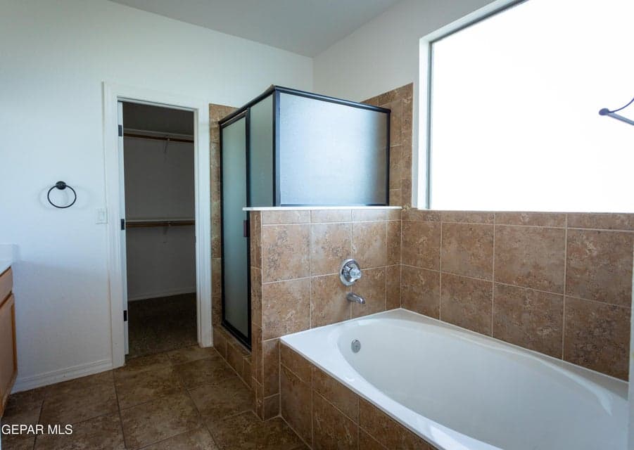 Primary bathoom #3 (1)