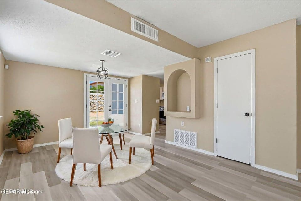 41-web-or-mls-IMG_8262 virtually staged