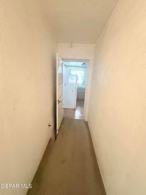 Hallway to kitchen