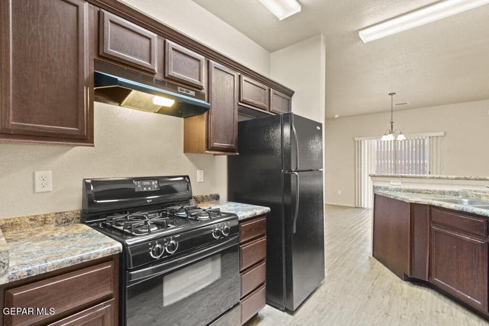 Kitchen-Refrigerator