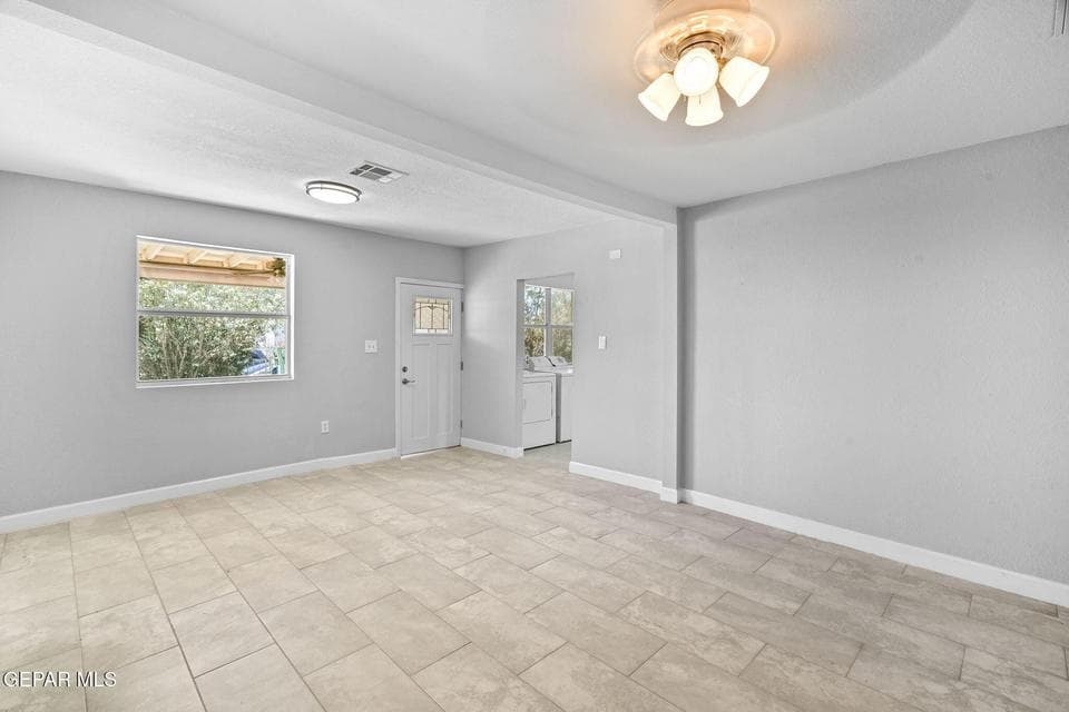 7591 Hacienda Ave-9