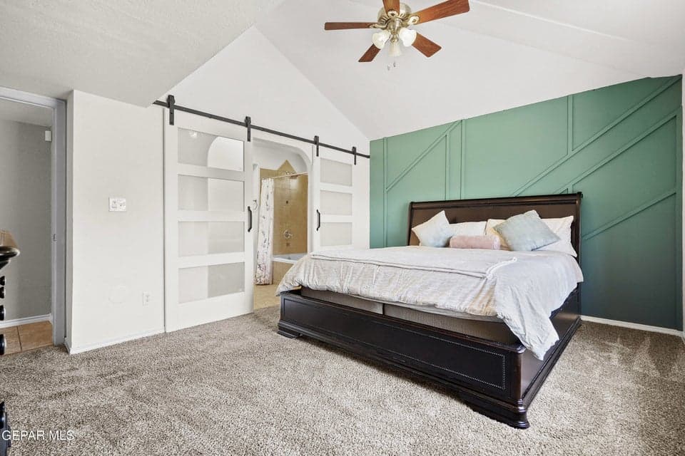 Upgraded feature wall, relaxing retreat
