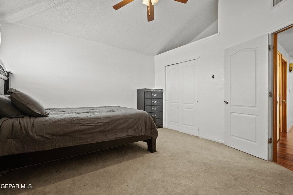 15400