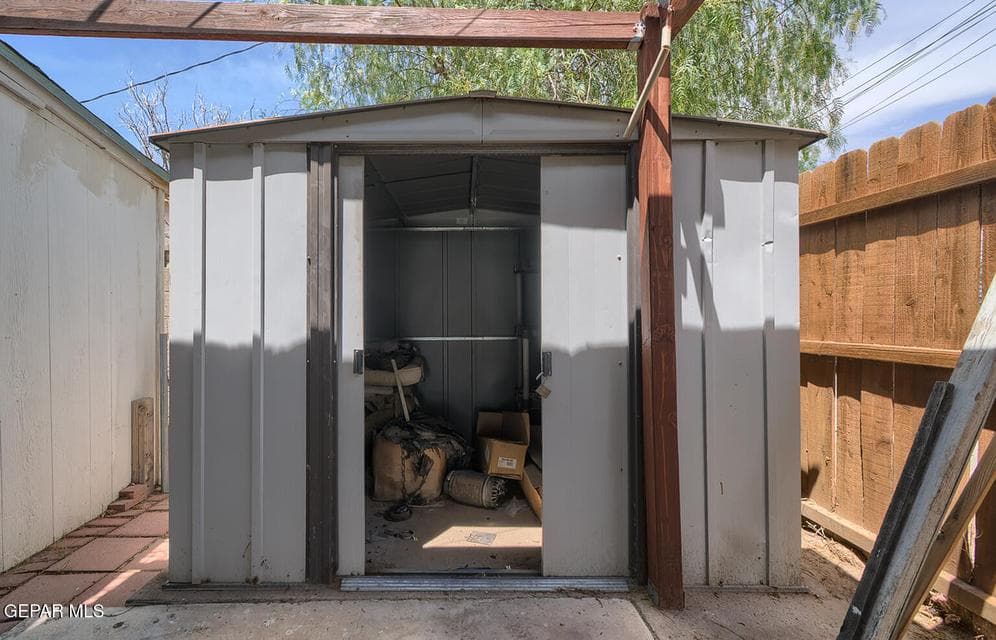 7233-Stiles-Storage (1)