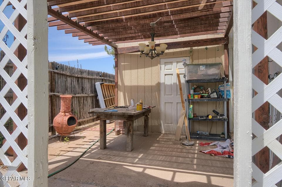 7233-Stiles-Pergola