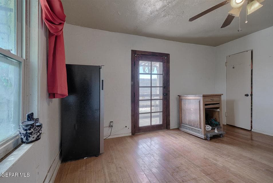 7233-Stiles-M-Bedroom-3B