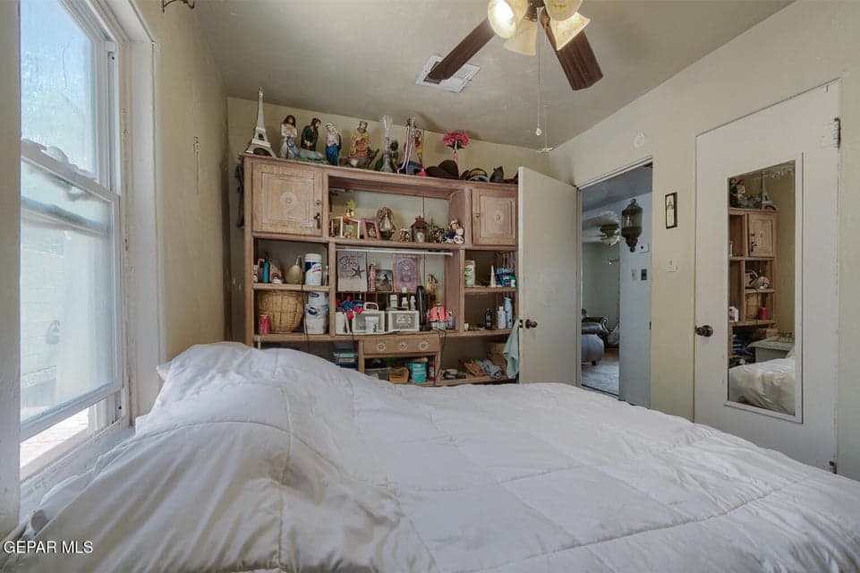 7233-Stiles-M-Bedroom