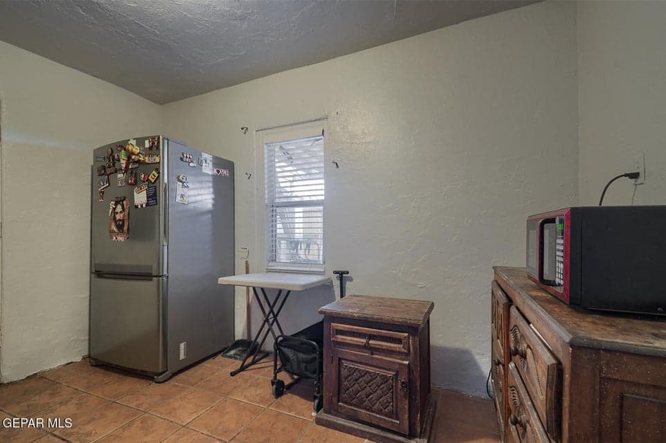 7233-Stiles-Kitchen-2
