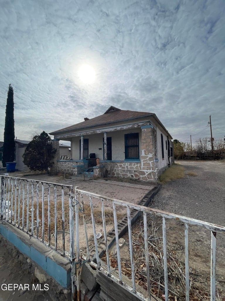 3404 Rivera Avenue