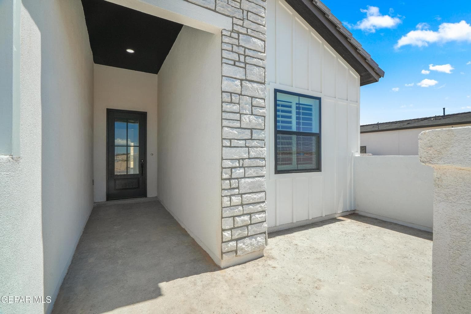 12813 Fredricksburg-4