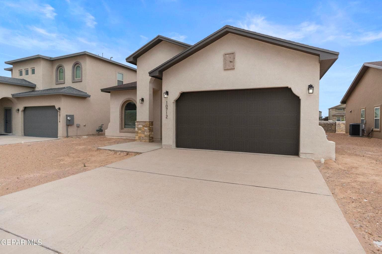 Photos are for illustration purposes only, are of a Santa Barbara floor plan, actual home finishes/features may vary.