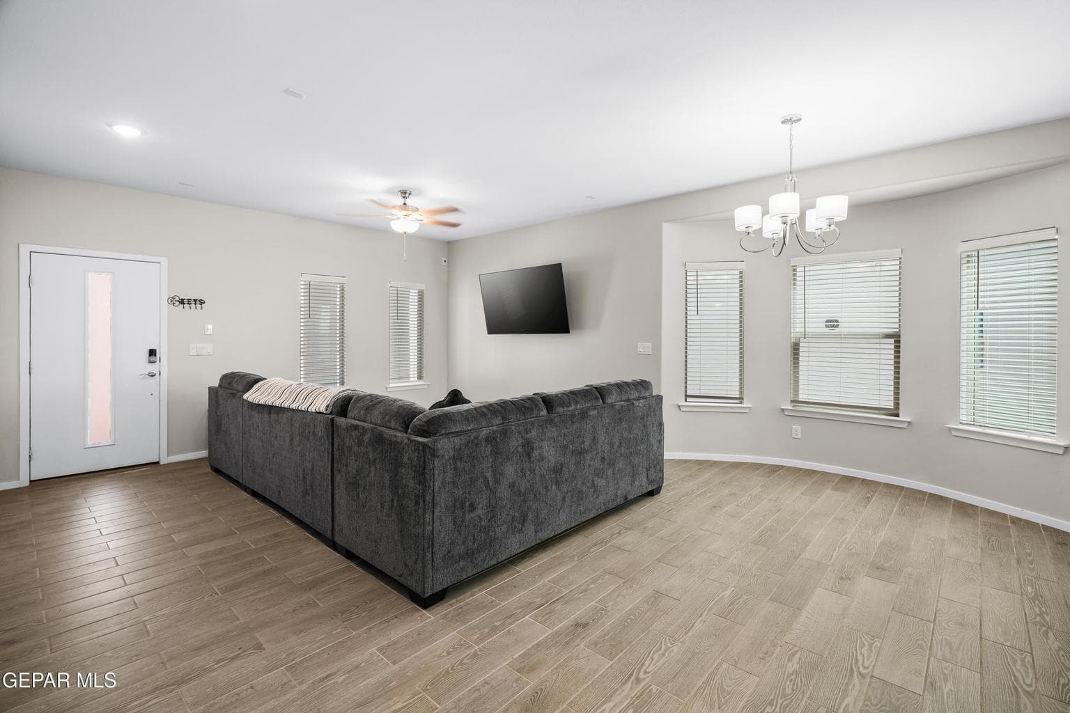 13844 Villa Vista Ave-5