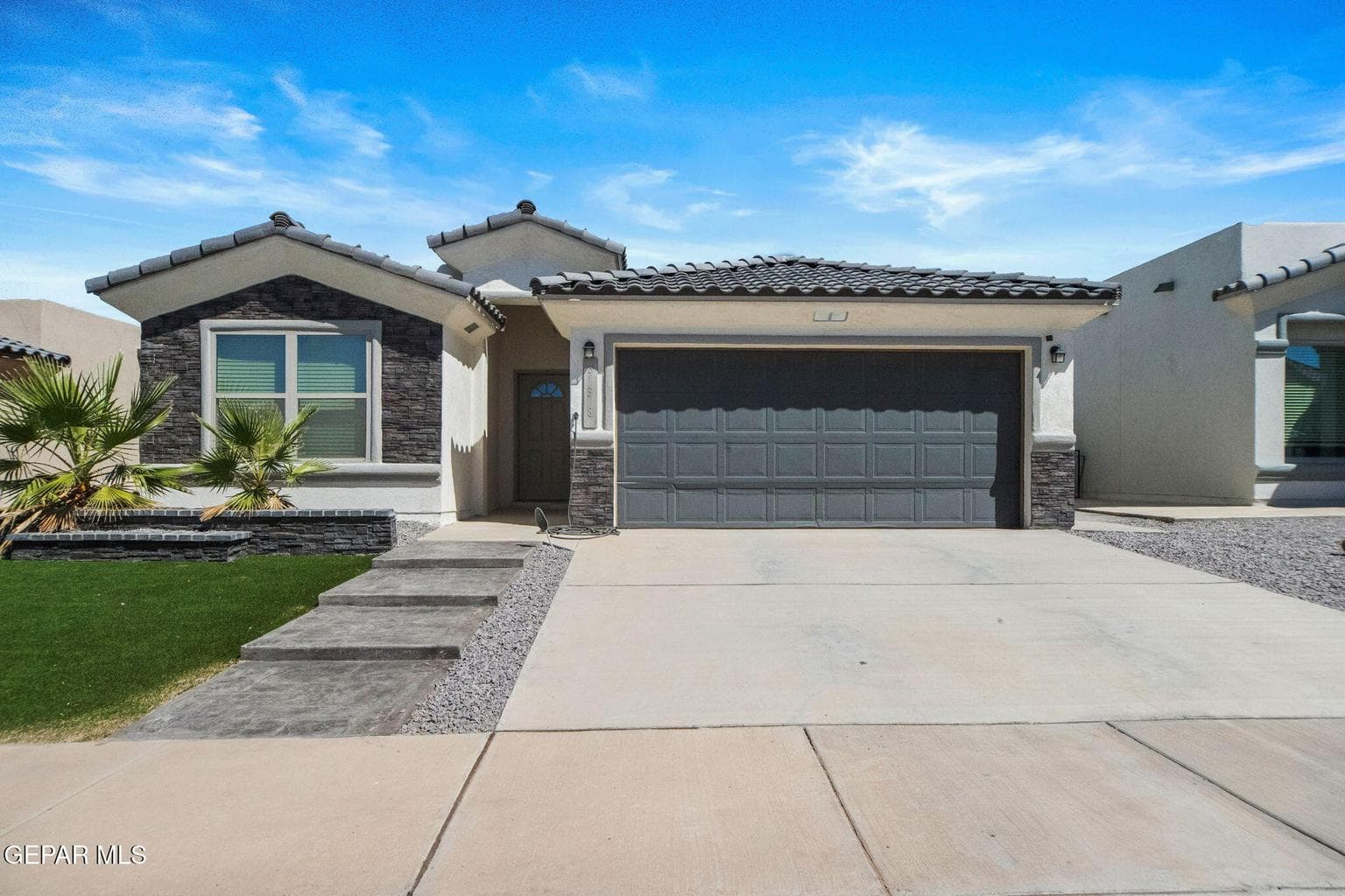 3-web-or-mls-A24I5529
