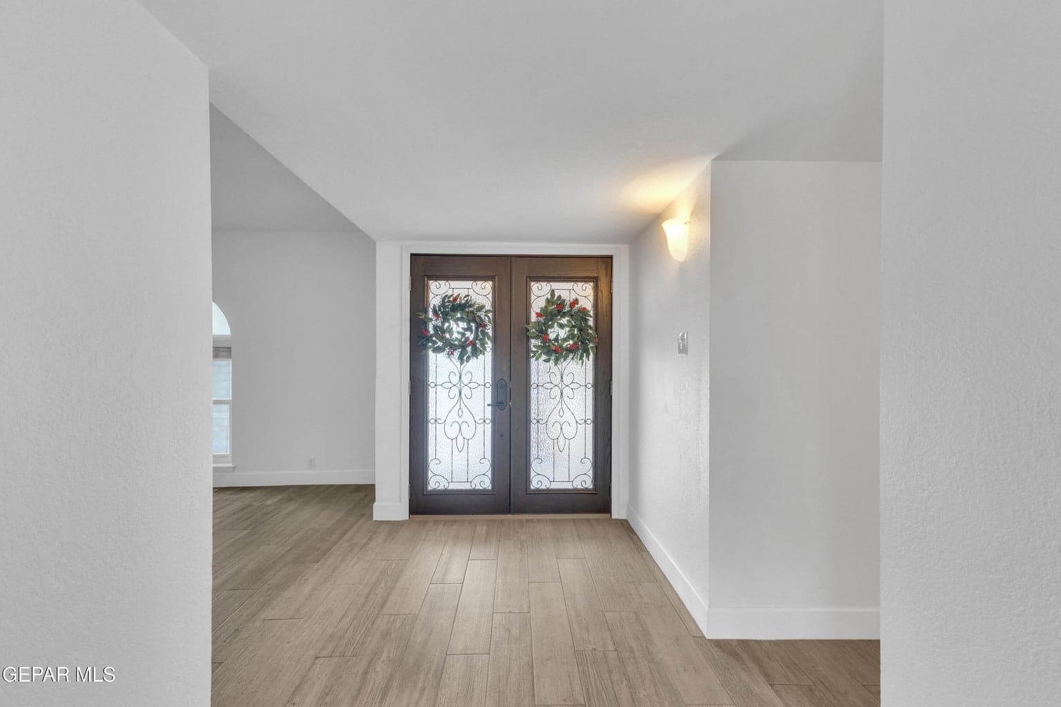 Double door foyer