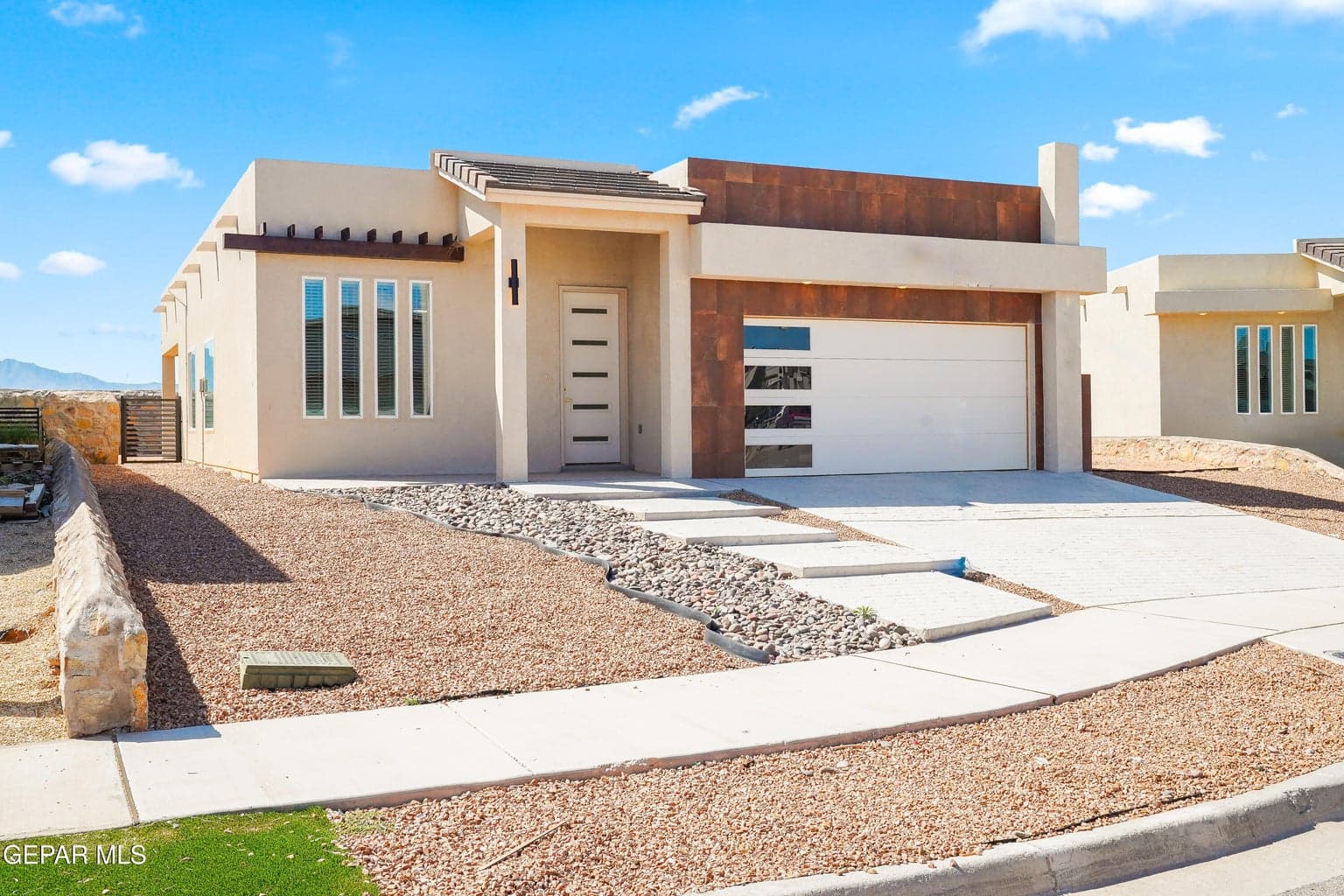 7405 Norte Mesa-01