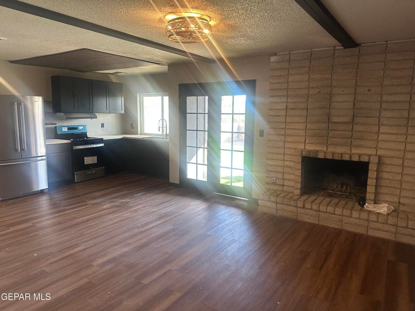 Kitchen/Den