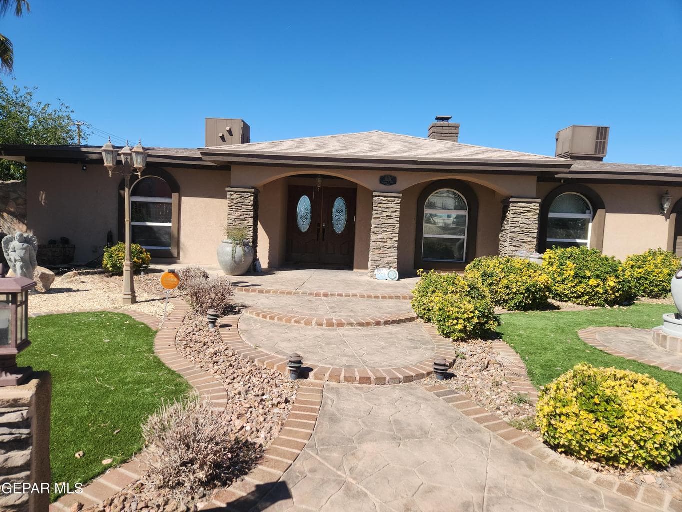 FRONT WALKWAY VIEW