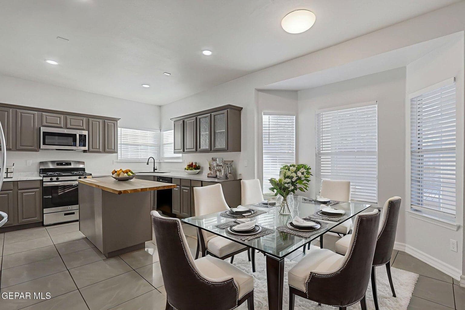 breakfast area