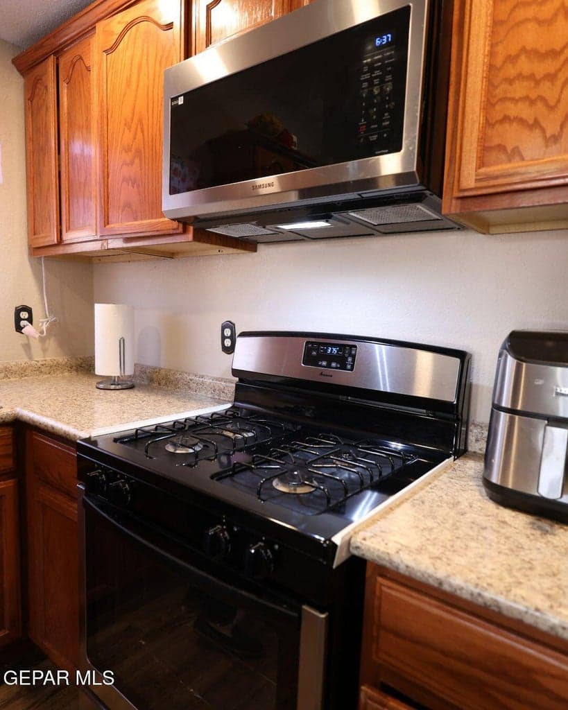 Stove Microwave
