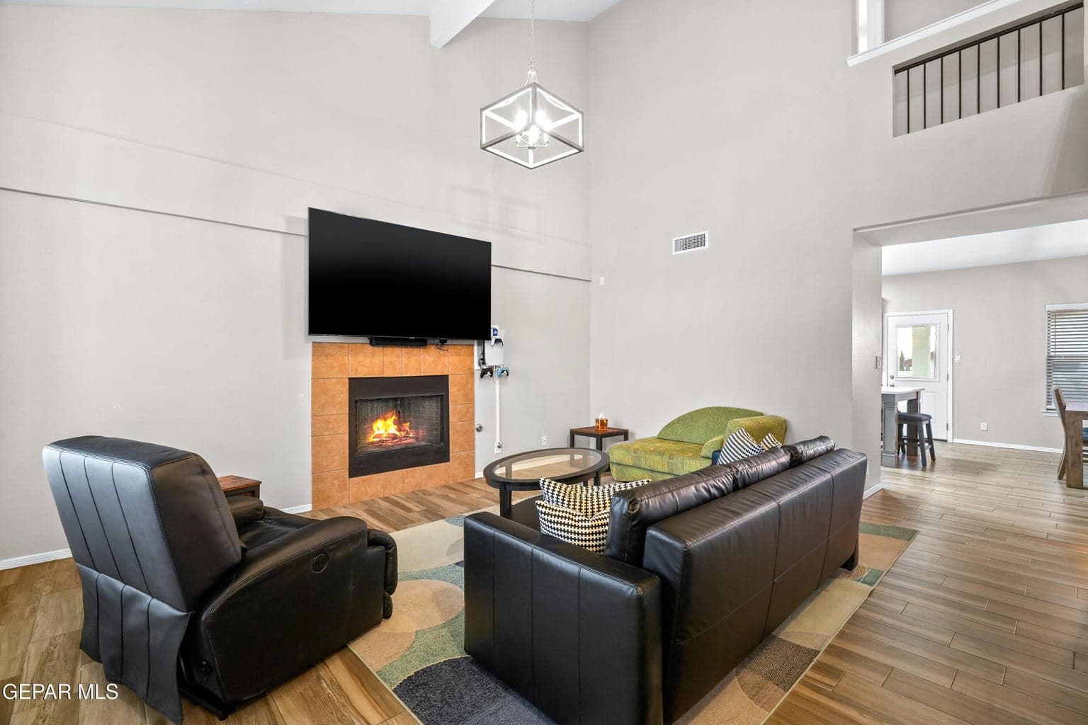 433 Claiborne-5