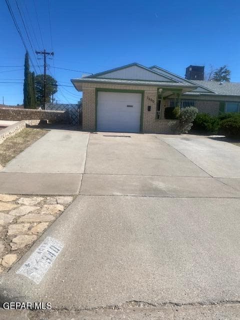 3400 DUNDEE OUTSIDE PIC 2