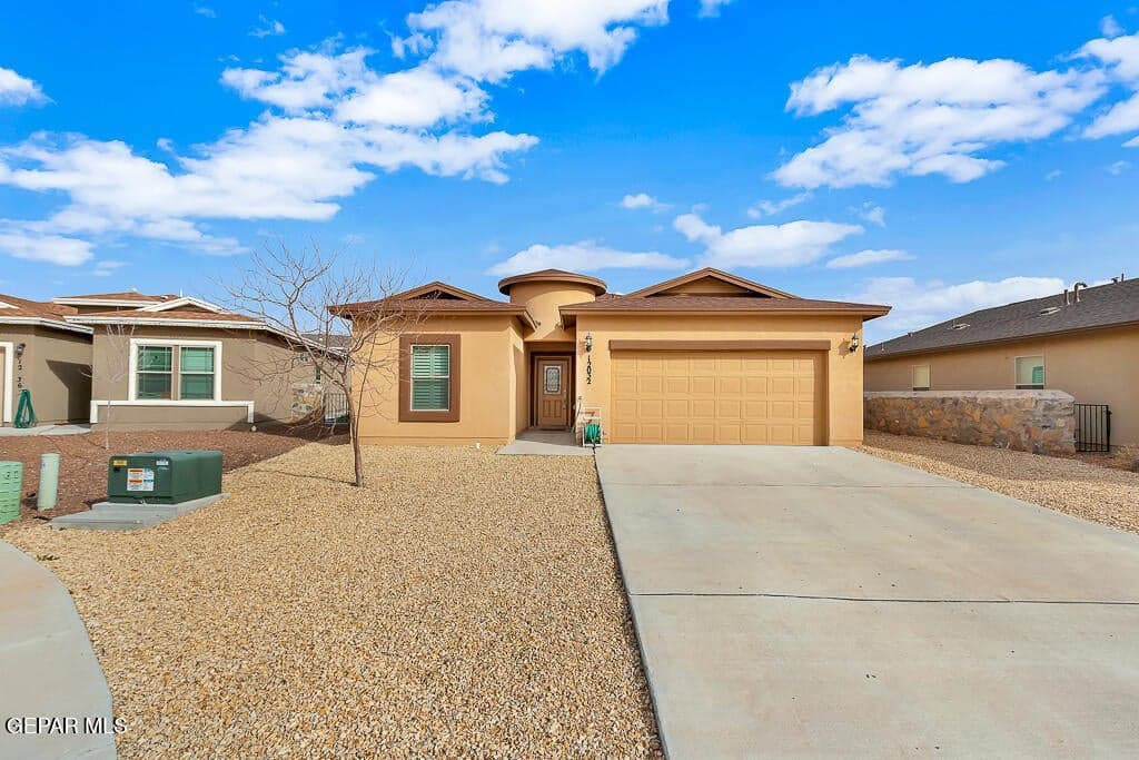 Photo of 12032 N BREEZE Place