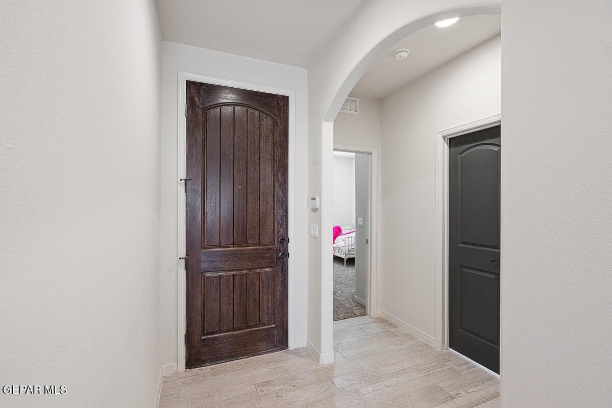 12801 Woolstone-2