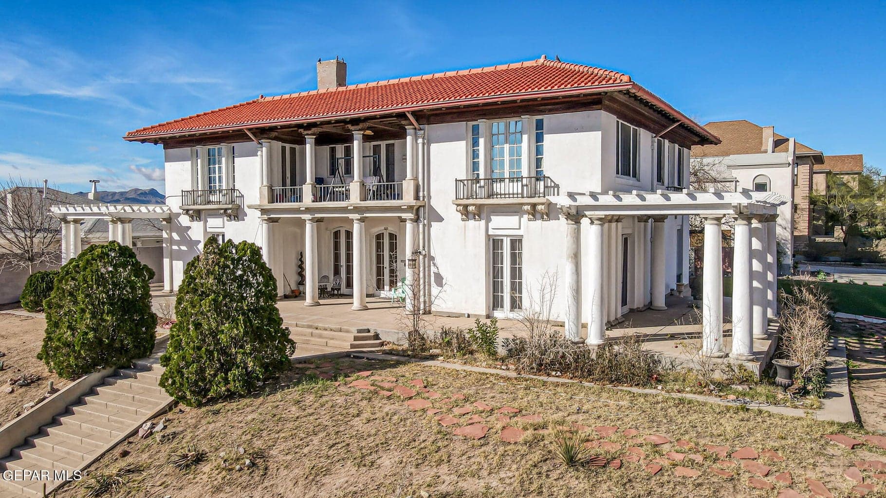 525 CORTO Way