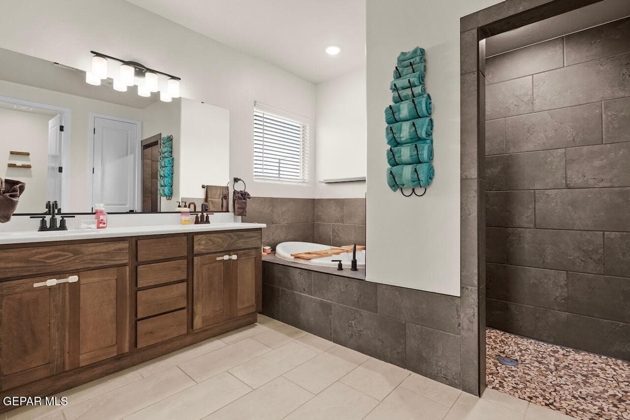 13181 Emerald Isle - 4 of 41