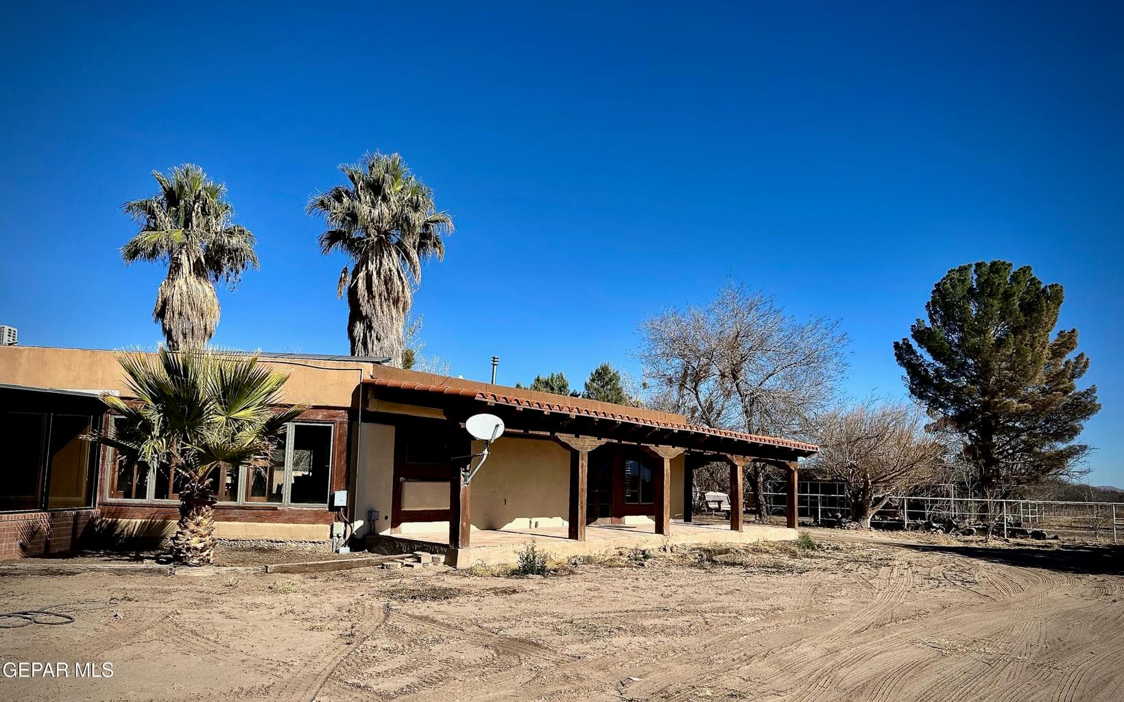 1095 Little Road