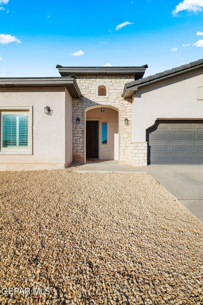 869 Eastwell Dr-4