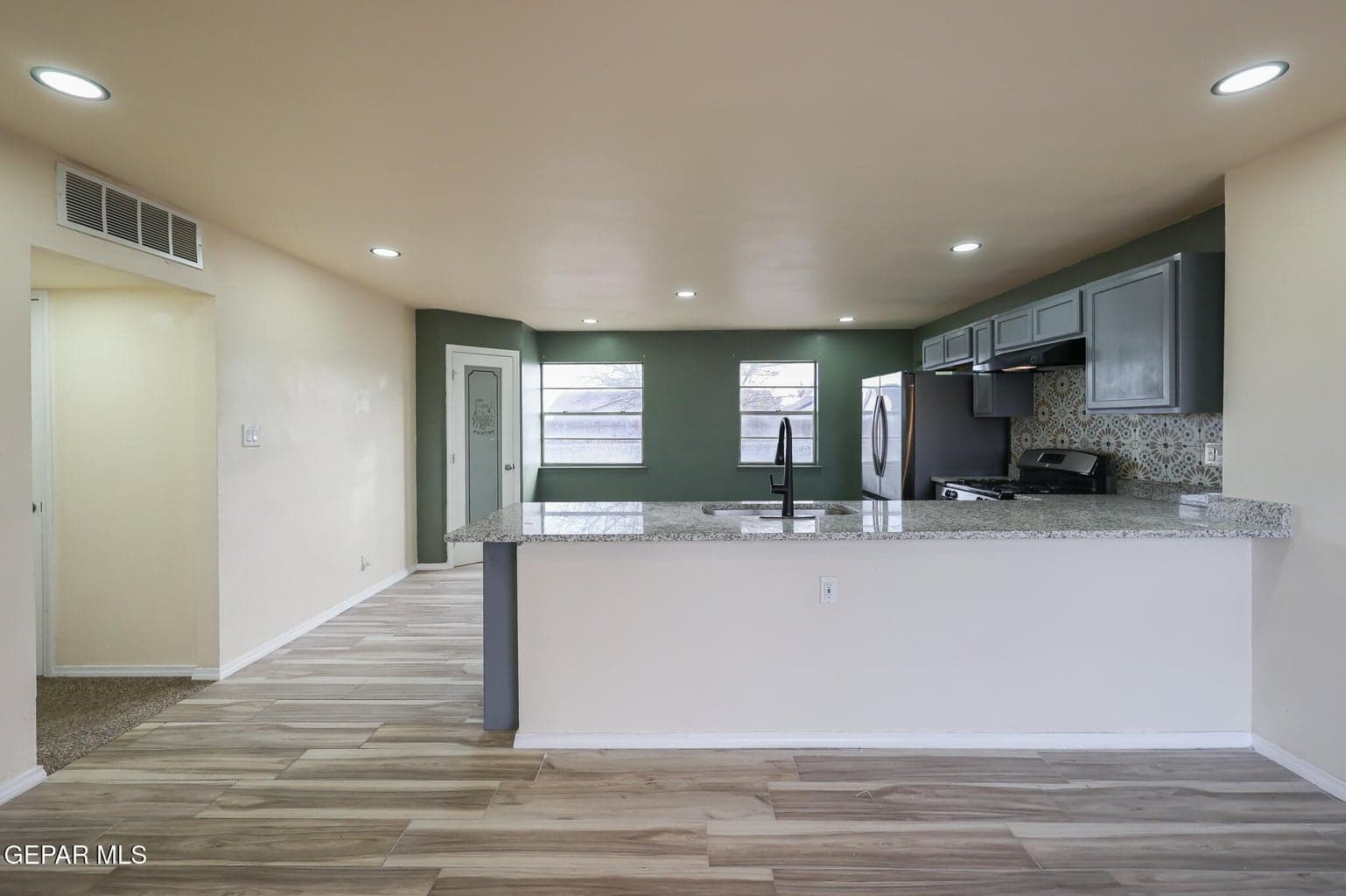 5408 Edmonton Avenue-3