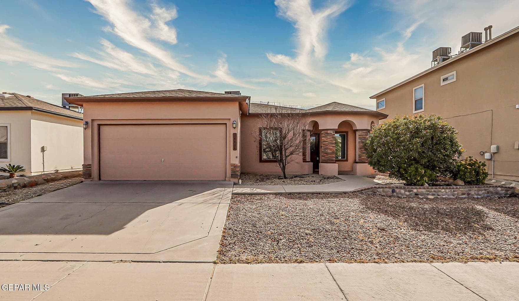 41-web-or-mls-remove_13840214_1769098683