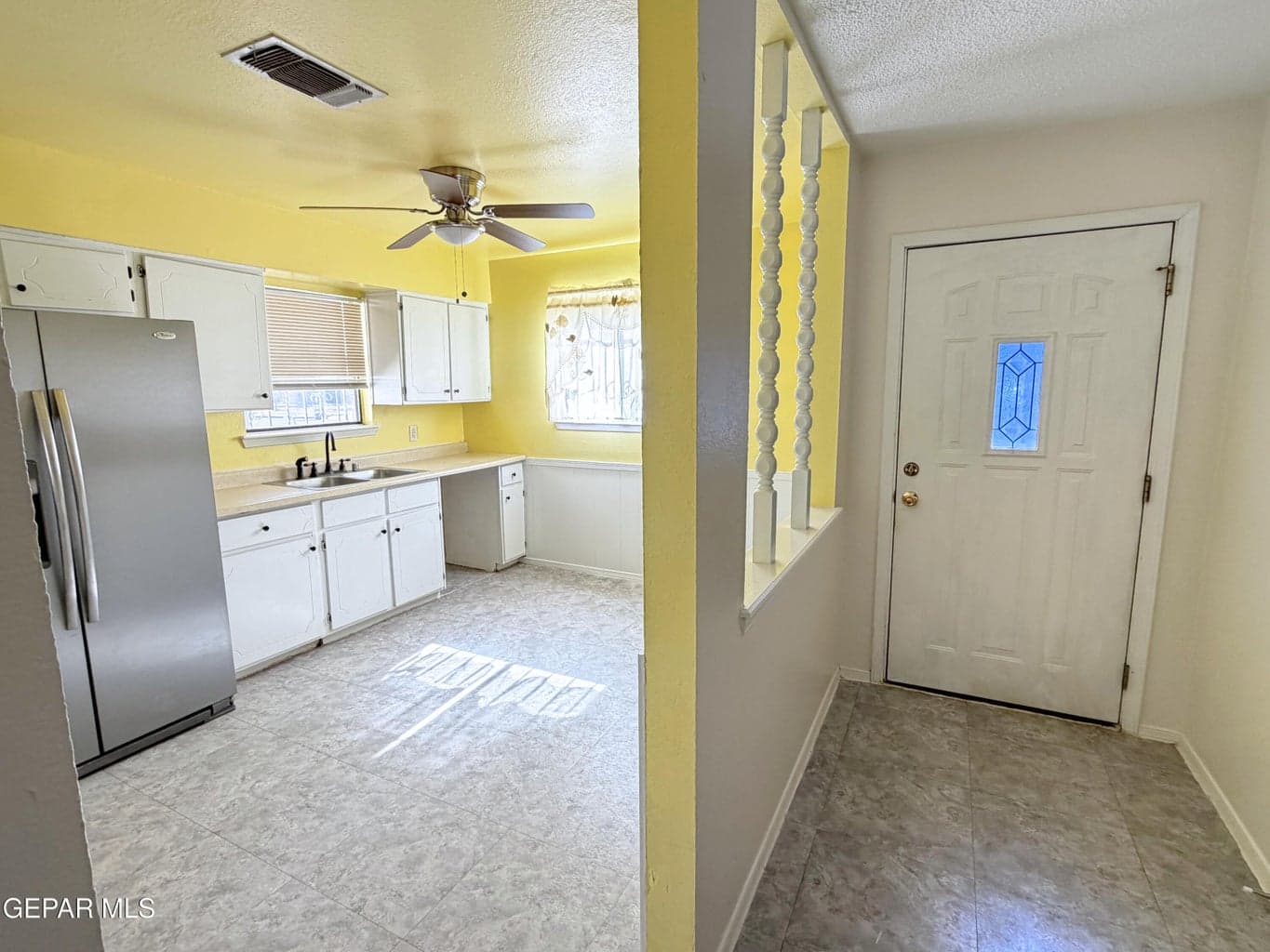 Entry/Kitchen