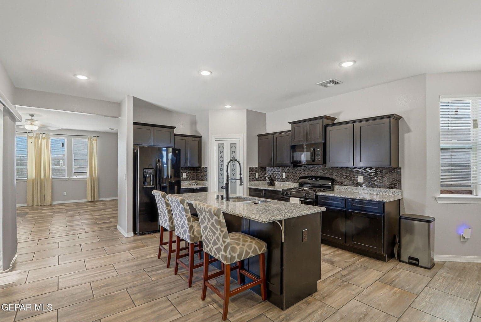 kitchen full