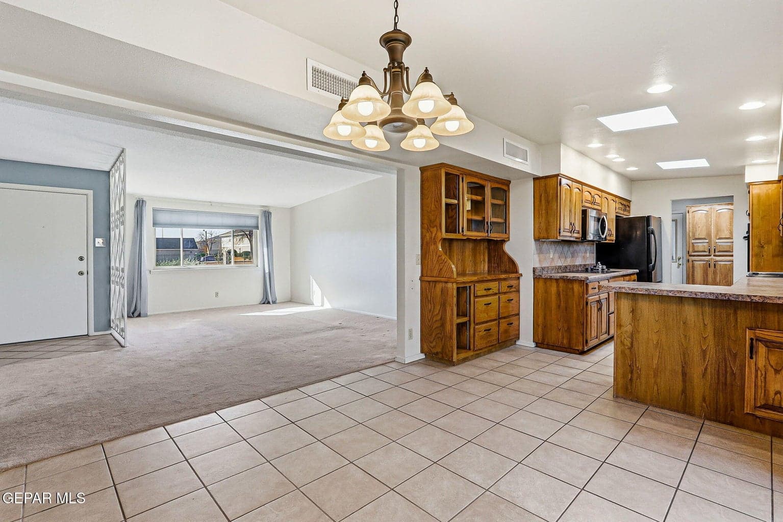 4-dining room_kitchen_front space