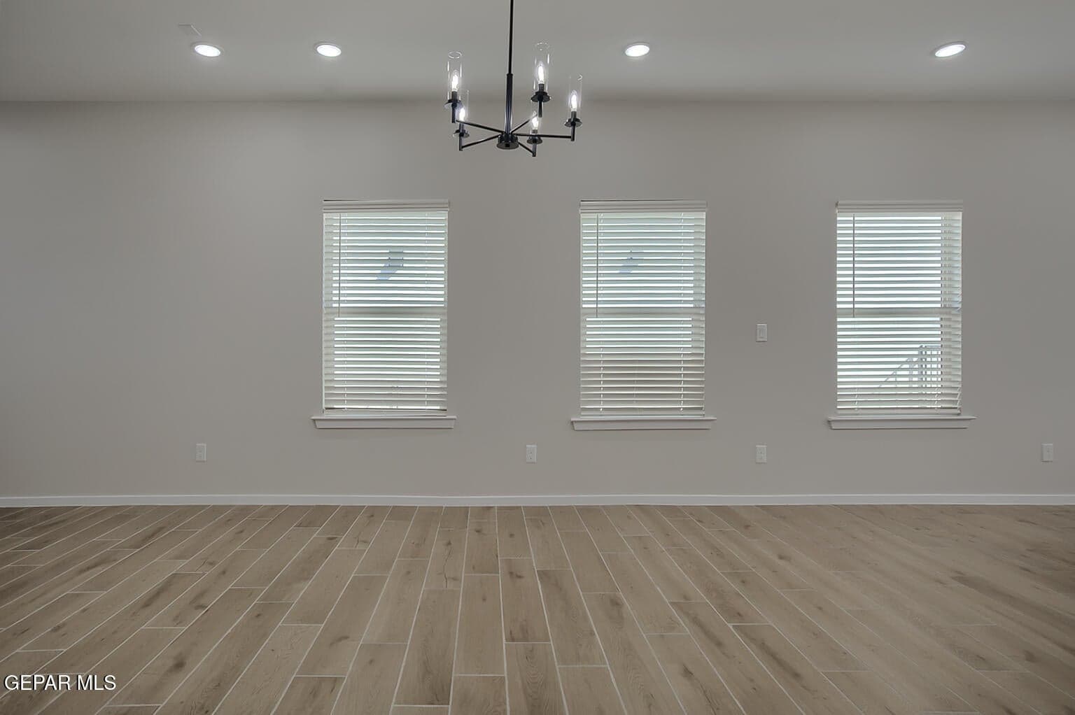 12172-Bahjat-Floor-Dining-area (1)