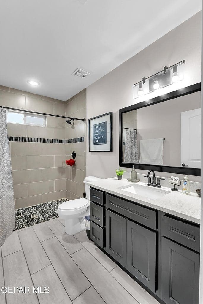 Bathroom shower with hanicap access