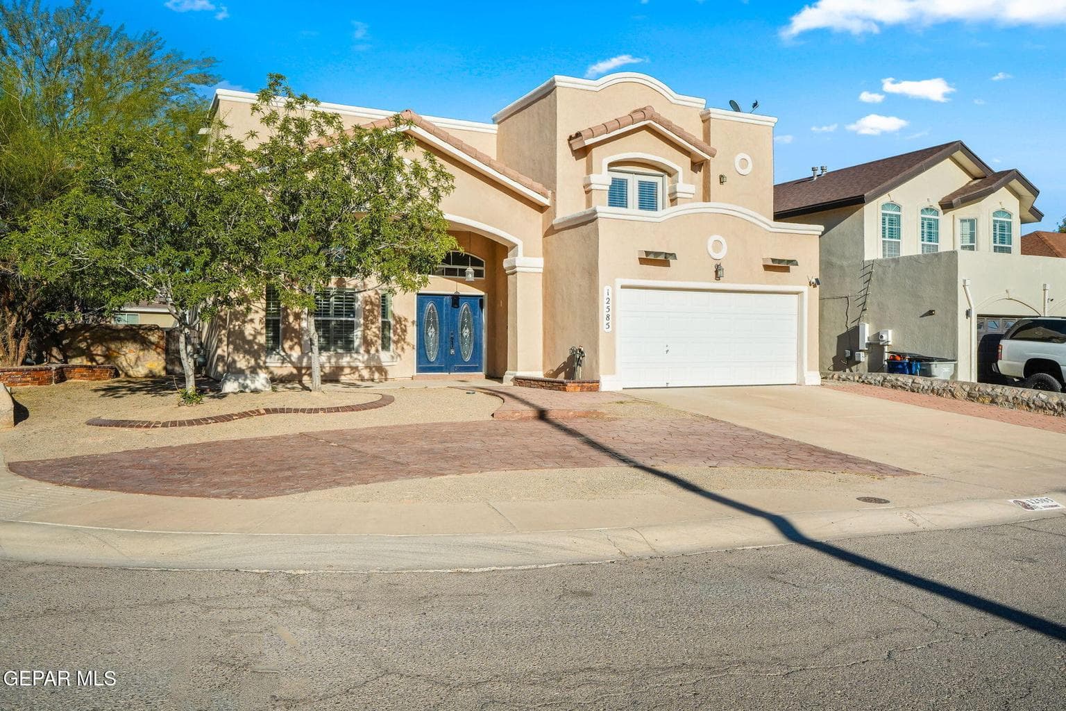12585 Paseo Lindo Dr-3