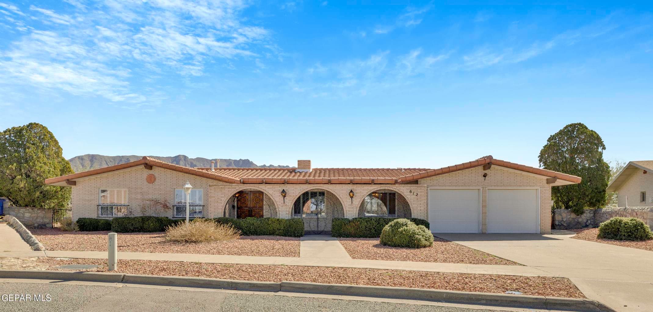 Photo of 612 SOMERSET Drive