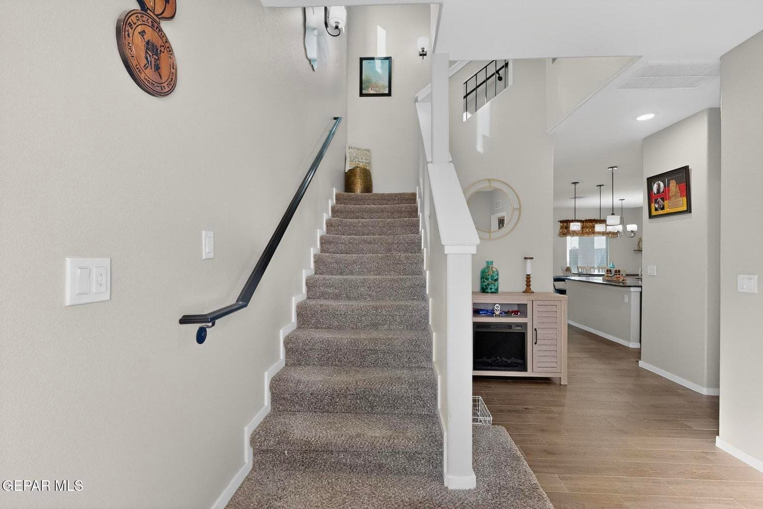 7-3D-Casas-14717-Charles-Foster-Ave-0220