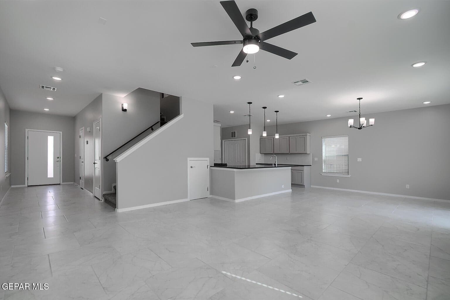 15100-Composition-Open-floor-2