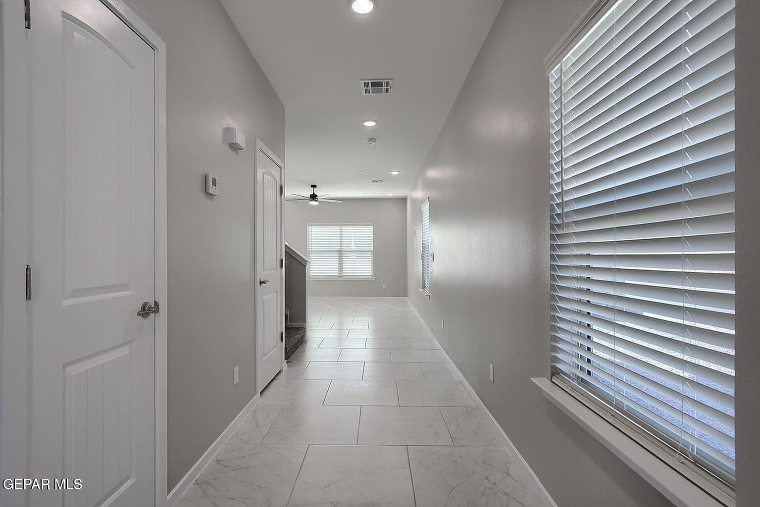 15100-Composition-Hallway